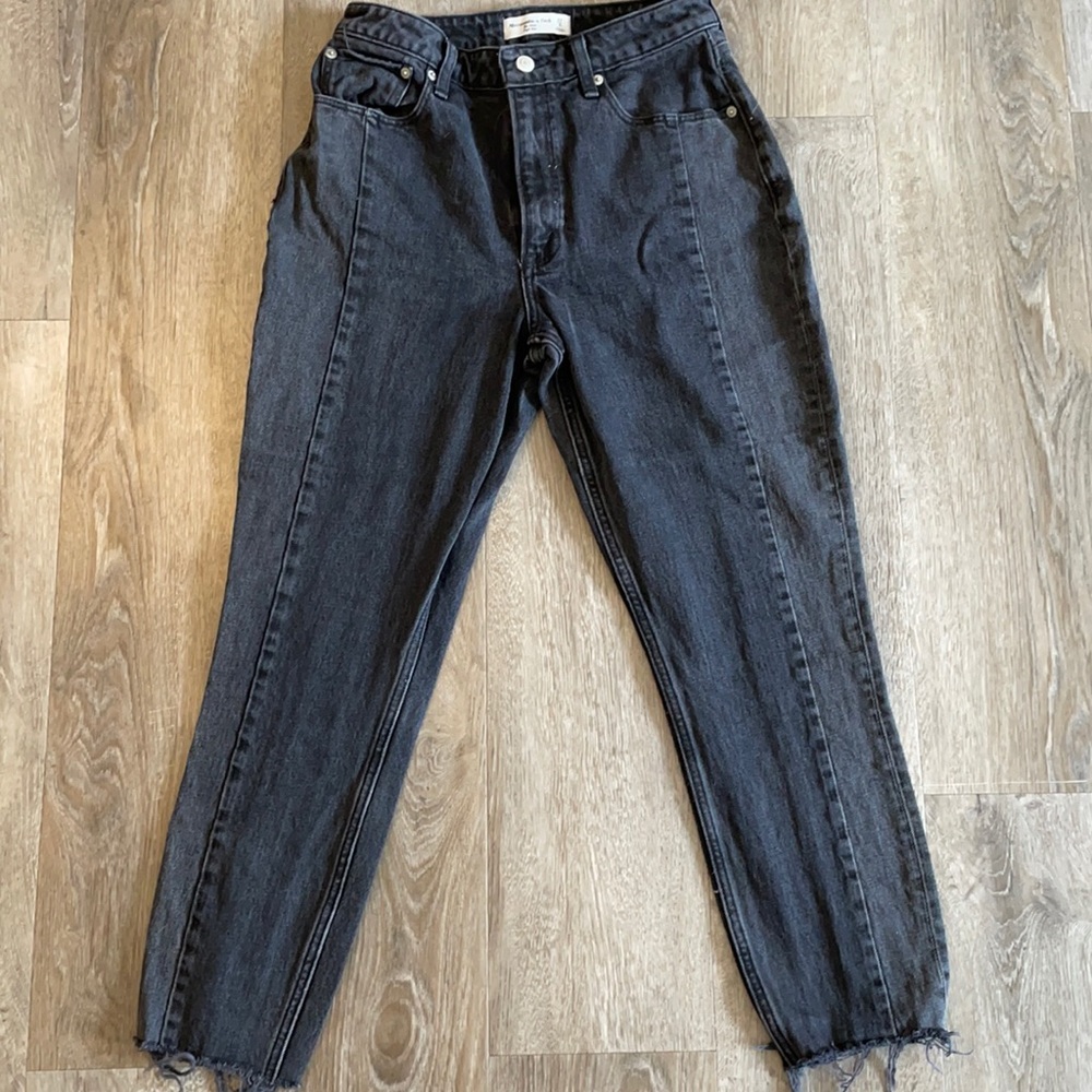 Abercrombie & Fitch Curve Mom Jeans